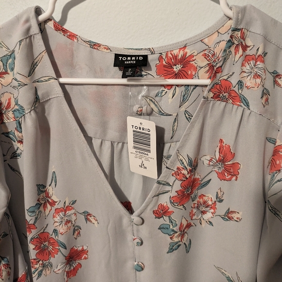 NWT Torrid Harper Georgette Floral V-Neck Ruched Short Sleeve Blouse Size 2X - Picture 5 of 14